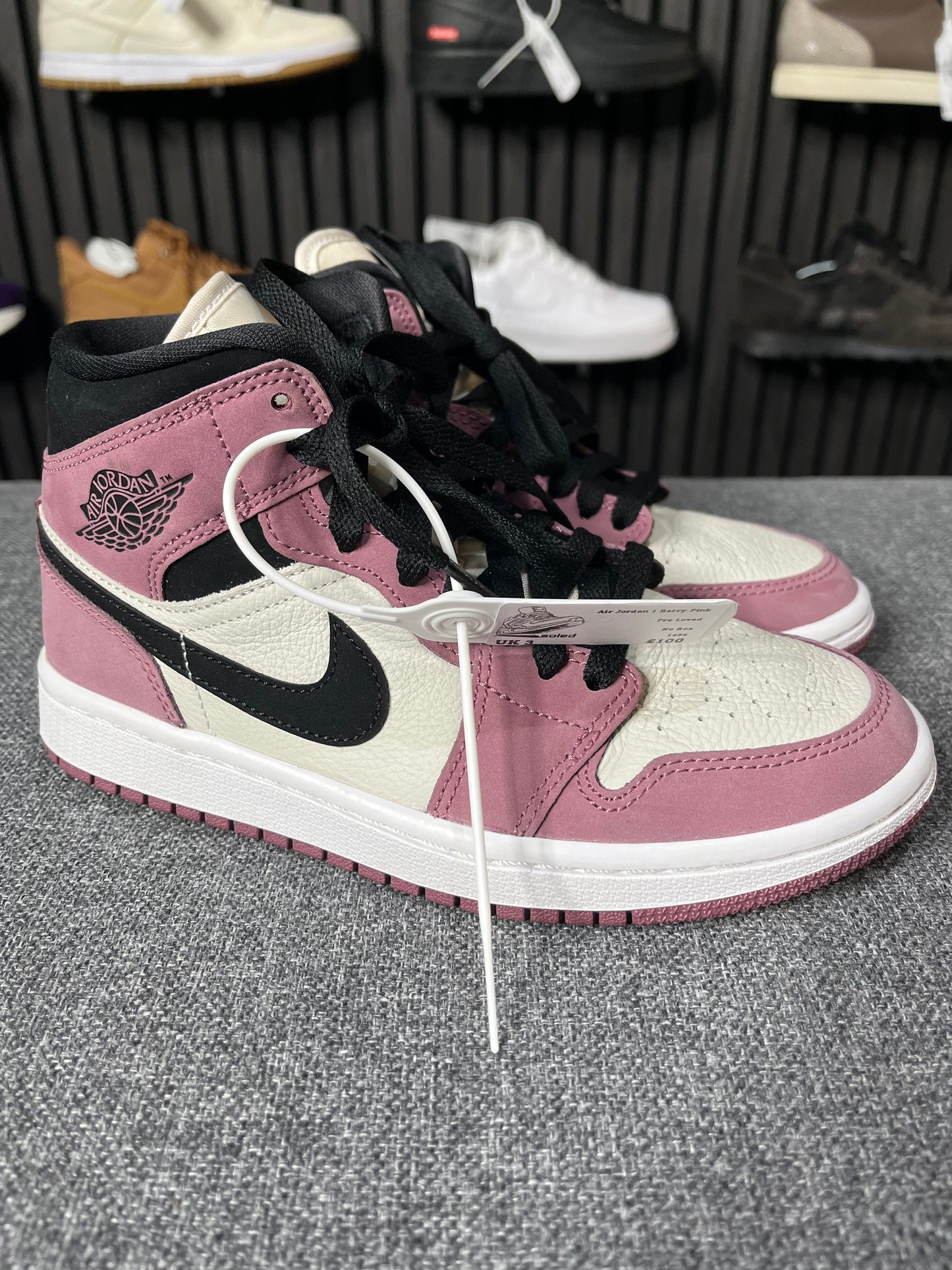 Nike Air Jordan 1 Mid SE Berry Pink