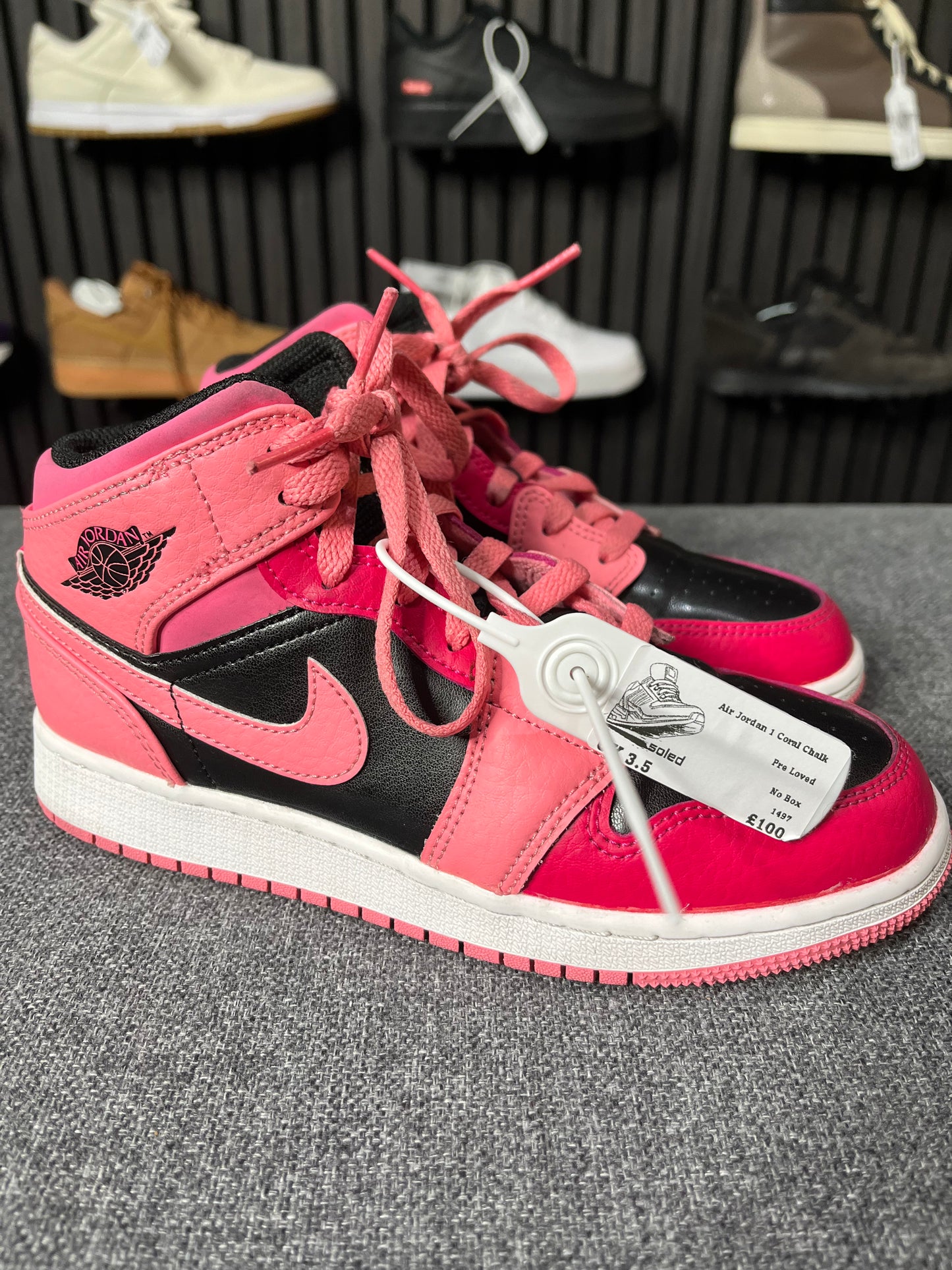 Nike Air Jordan 1 Mid Coral Chalk UK3.5 EU36