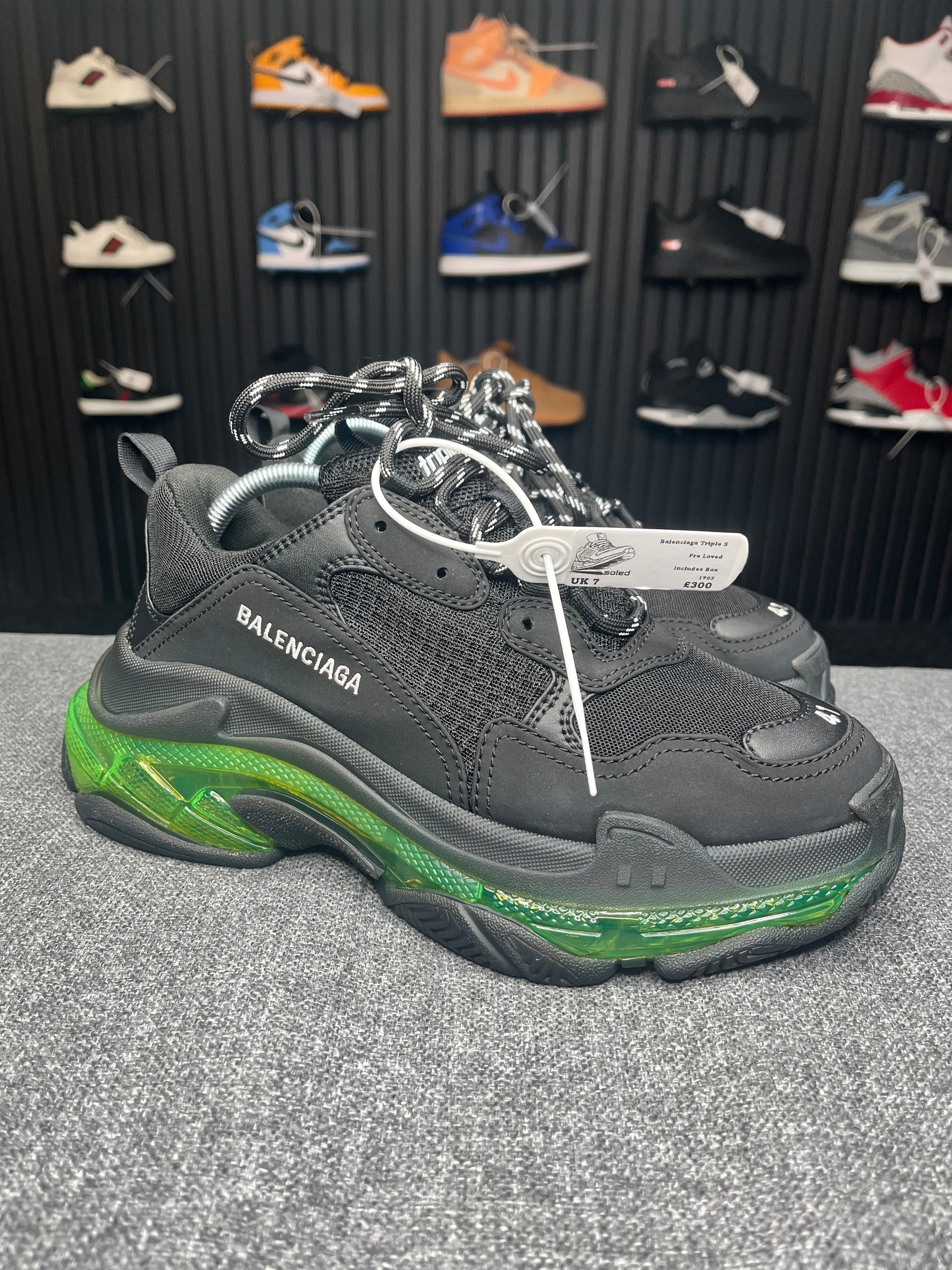 Pre owned balenciaga triple s best sale