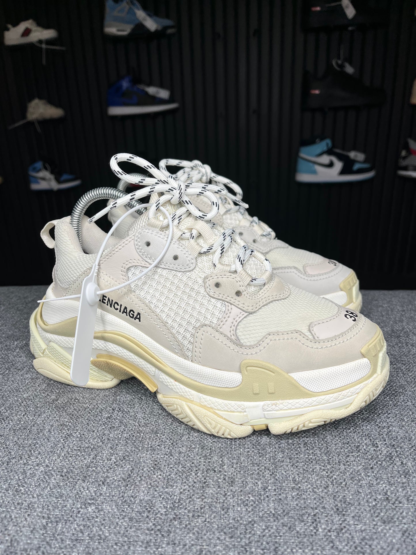 Balenciaga Triple S White UK5 1982