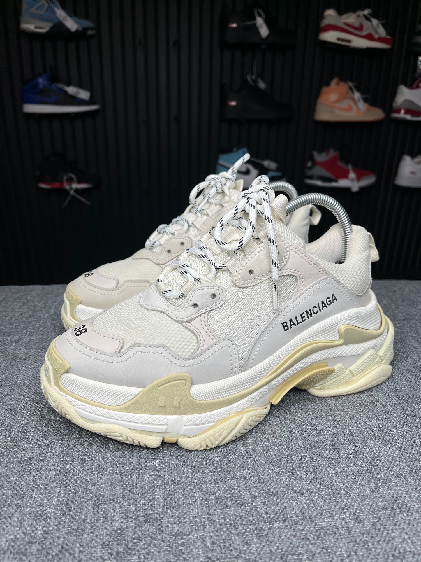 Balenciaga Triple S White UK5 1982